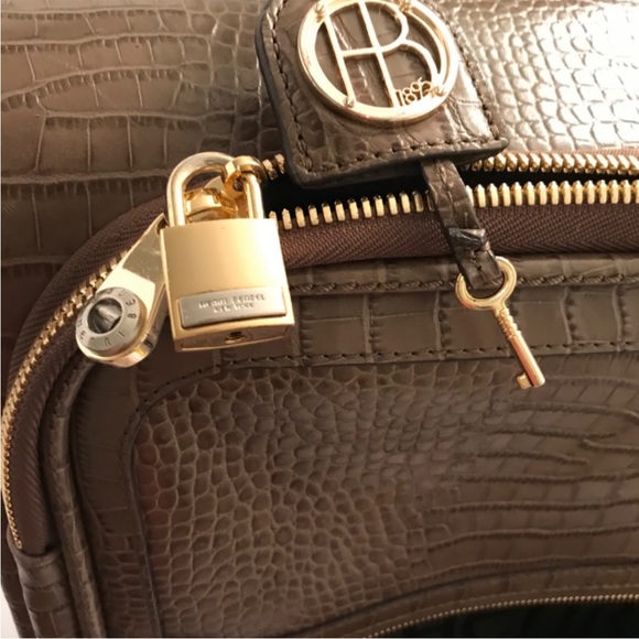 HENRI BENDEL CROCODILE CARRY-ON LUGGAGE SET - Picture 11 of 16